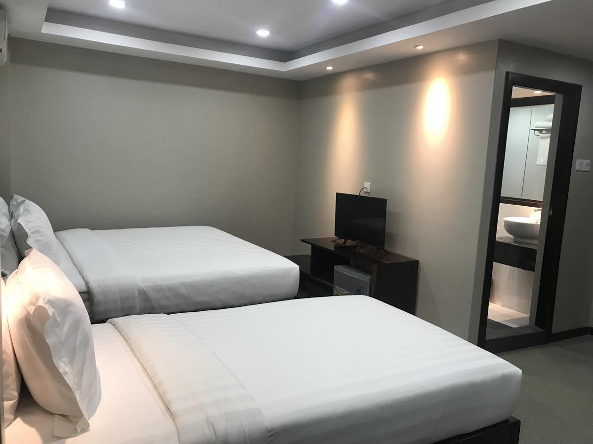 Tristar Hotel Yangon Exterior foto
