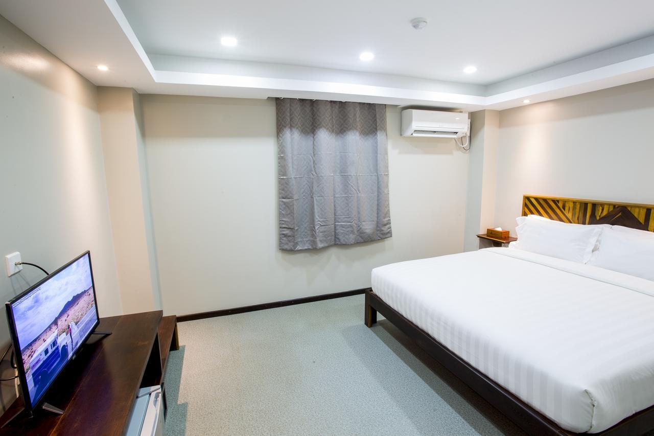 Tristar Hotel Yangon Exterior foto