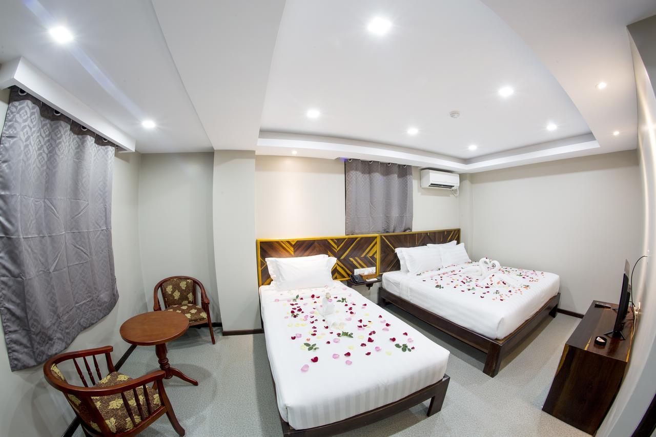 Tristar Hotel Yangon Exterior foto
