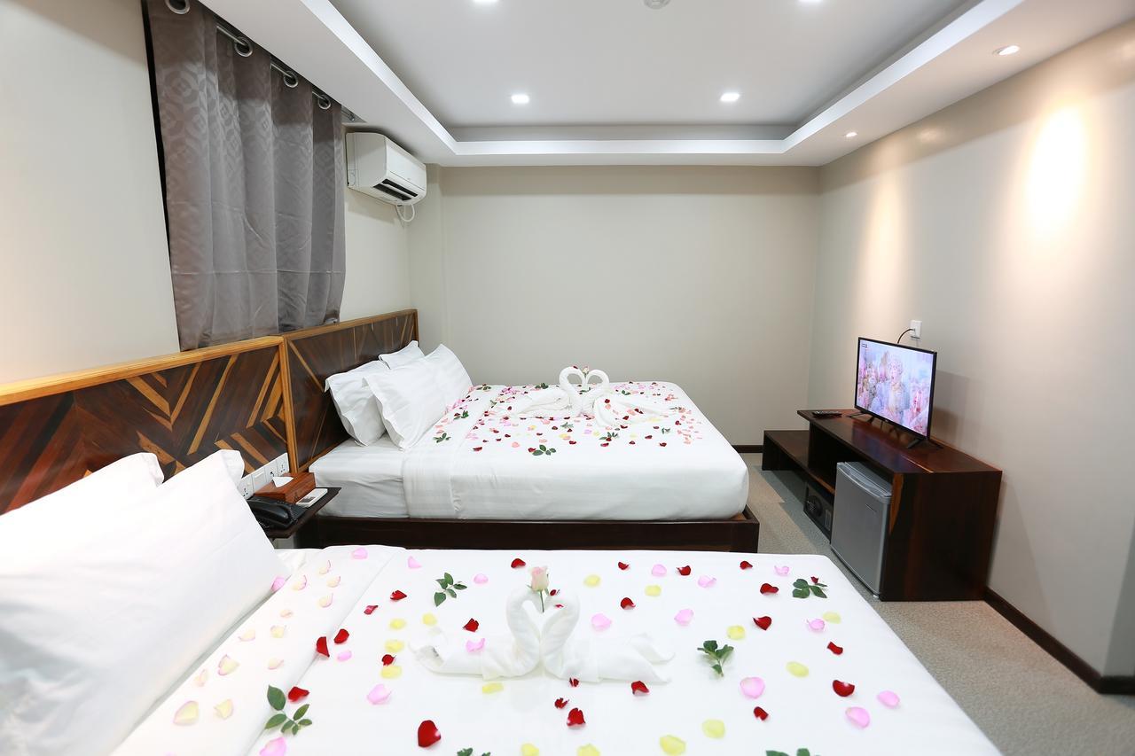 Tristar Hotel Yangon Exterior foto